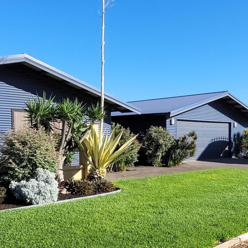 Rick from Kalbarri, WA loves COLORBOND® steel. Roofing, Guttering & Fascia, Garage Doors, Walling made from COLORBOND® steel in Deep Ocean®