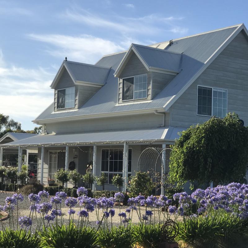 Shelley from Tatura, VIC loves COLORBOND® steel.  Roofing made from COLORBOND® steel in colour Shale Grey®