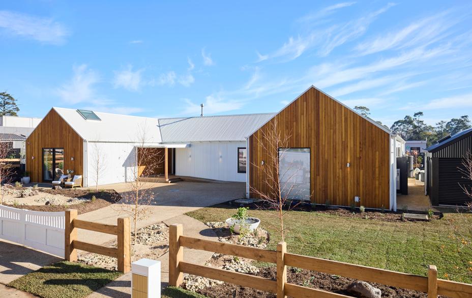 The Block House 3 Front Yard